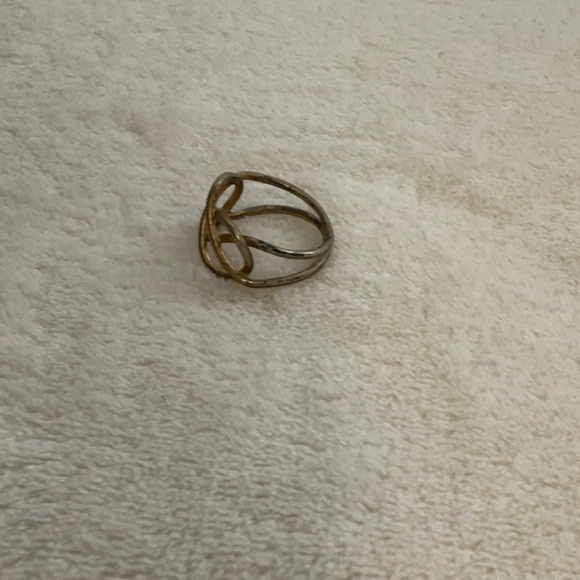 RING - Picture 4 of 4